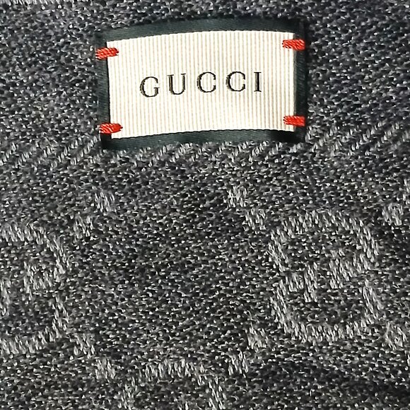 Gucci Charcoal Grey & Silver Reversible GG Logo Print Shawl Wrap Vintage Pre-Own - Picture 9 of 9